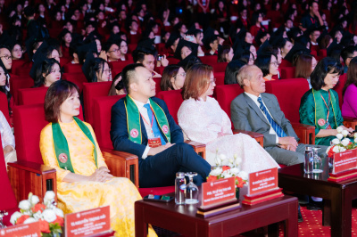 LỄ TRAO BẰNG TỐT NGHIỆP TRƯỜNG ĐẠI HỌC NGOẠI THƯƠNG THÁNG 09-2025 照片