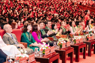 LỄ TRAO BẰNG TỐT NGHIỆP TRƯỜNG ĐẠI HỌC NGOẠI THƯƠNG THÁNG 09-2025 照片