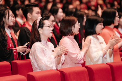 LỄ TRAO BẰNG TỐT NGHIỆP TRƯỜNG ĐẠI HỌC NGOẠI THƯƠNG THÁNG 09-2025 照片