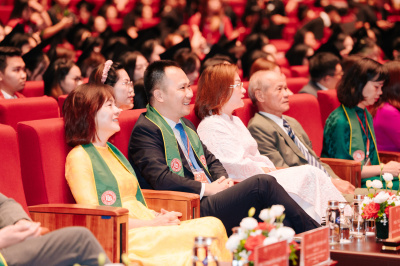 LỄ TRAO BẰNG TỐT NGHIỆP TRƯỜNG ĐẠI HỌC NGOẠI THƯƠNG THÁNG 09-2025 照片