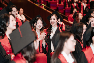 LỄ TRAO BẰNG TỐT NGHIỆP TRƯỜNG ĐẠI HỌC NGOẠI THƯƠNG THÁNG 09-2025 照片