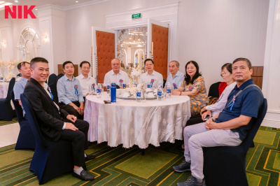 ภาพ DOANH NHÂN VIỆT NAM - LAN TOẢ TINH HOA - CHĂM SÓC CỘNG ĐỒNG