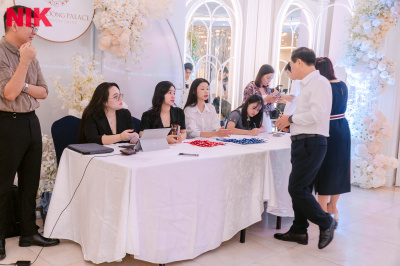 ภาพ DOANH NHÂN VIỆT NAM - LAN TOẢ TINH HOA - CHĂM SÓC CỘNG ĐỒNG