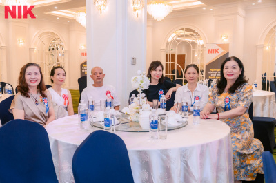ภาพ DOANH NHÂN VIỆT NAM - LAN TOẢ TINH HOA - CHĂM SÓC CỘNG ĐỒNG