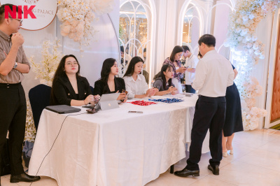 ภาพ DOANH NHÂN VIỆT NAM - LAN TOẢ TINH HOA - CHĂM SÓC CỘNG ĐỒNG