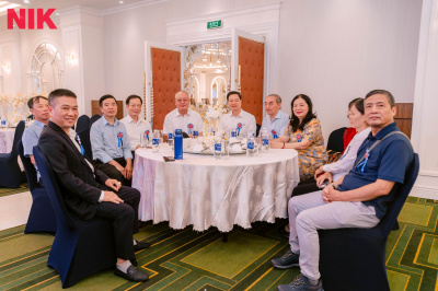 ภาพ DOANH NHÂN VIỆT NAM - LAN TOẢ TINH HOA - CHĂM SÓC CỘNG ĐỒNG