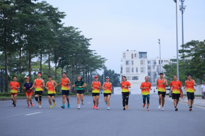 Happy Feet Long Run - The Manor Central Park 73の写真