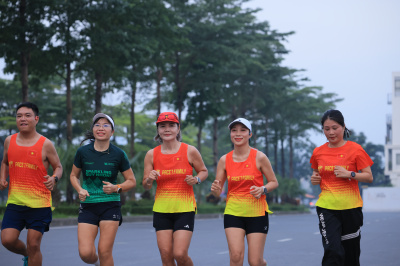 Happy Feet Long Run - The Manor Central Park 73の写真