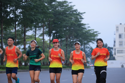 Happy Feet Long Run - The Manor Central Park 73の写真