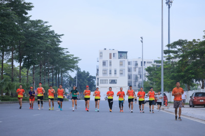 Happy Feet Long Run - The Manor Central Park 73の写真