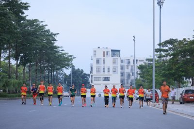 Happy Feet Long Run - The Manor Central Park 73の写真
