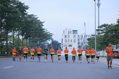 Happy Feet Long Run - The Manor Central Park 73の写真