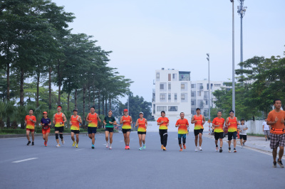 Happy Feet Long Run - The Manor Central Park 73の写真