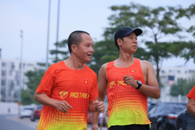 Happy Feet Long Run - The Manor Central Park 73の写真