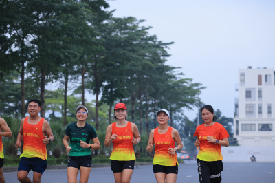 Happy Feet Long Run - The Manor Central Park 73の写真