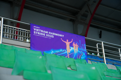Foto Brooks Vietnam Harmony Stride 2025