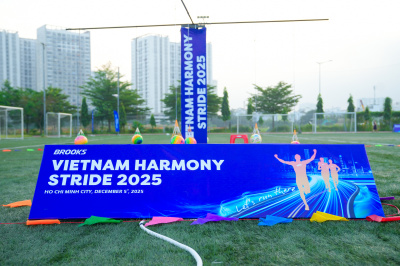Foto Brooks Vietnam Harmony Stride 2025