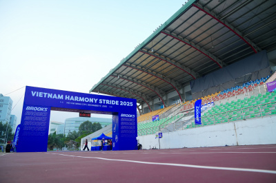 Foto Brooks Vietnam Harmony Stride 2025